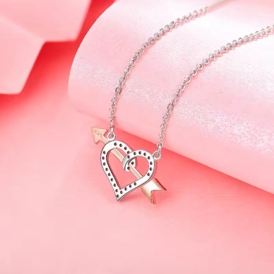 YASVITTI OEM ODM Haute qualité 925 Sterling Argent Collier de Cupid Rose Plaqué Or Coeur flèches Collier Pour cadeau d'amant