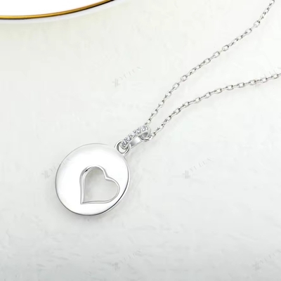 YASVITTI Romantic 925 Collier en argent sterling Collier en cuivre plaqué au rhodium Coins creuses Collier de pendentif de cœur d'amour pour la Saint Valentin