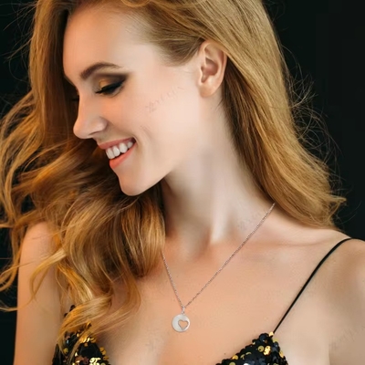 YASVITTI Romantic 925 Collier en argent sterling Collier en cuivre plaqué au rhodium Coins creuses Collier de pendentif de cœur d'amour pour la Saint Valentin