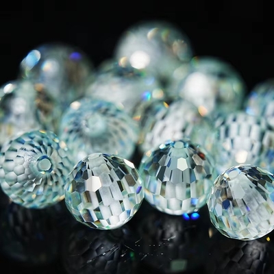 Matériau de pierre précieuse synthétique de laboratoire créé des perles de moissanite bleu rond pour la fabrication de bijoux