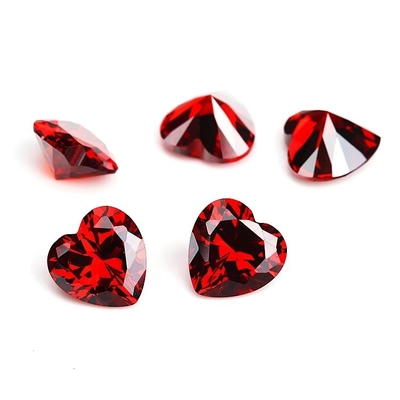 Couleurs CZ Moissanite Diamant coupé au cœur 3x3mm 4x4mm Zirconia cube synthétique