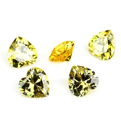 Couleurs CZ Moissanite Diamant coupé au cœur 3x3mm 4x4mm Zirconia cube synthétique