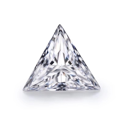 D Moissanite synthétique incolore triangulaire coupée VVS1
