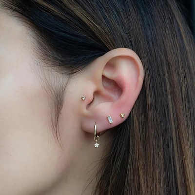 925 Sterling Silver Jewelry en gros Minimaliste Petit 925 Sterling Silver Zircon Stud Boucles d'oreilles ornées Boucles d'oreilles pour femmes
