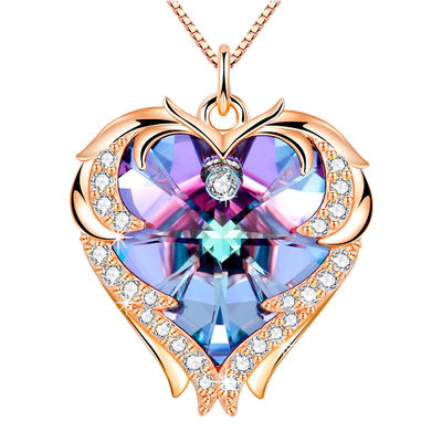 pendant de forme de coeur de 8.2g 1.5ft Crystal Heart Necklace Slightly Askew