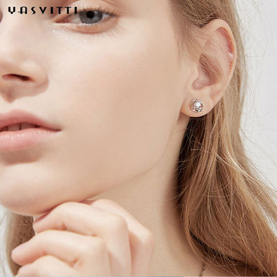 Trèfle Diamond Stud Earrings en cristal de Lucky Flower Zircon
