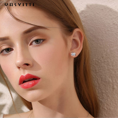 Trèfle Diamond Stud Earrings en cristal de Lucky Flower Zircon