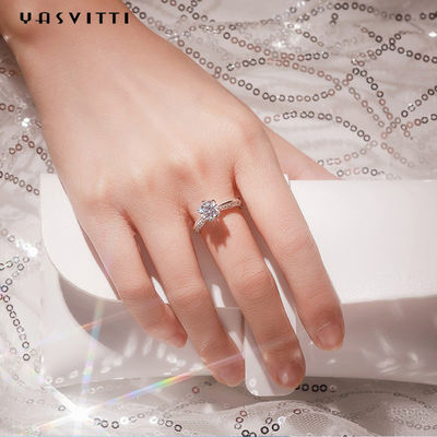 Diamond Band Rings des femmes de Moissanite de festival de 22.1mm 2.52g Diamond Wedding Ring
