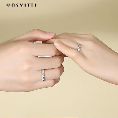 Le Zircon hypoallergénique Diamond Ring 0.21cm 1.9g couplent l'anneau de mariage