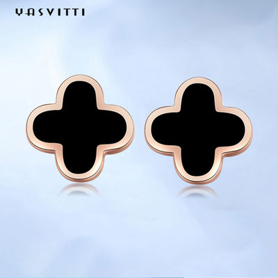 0.39in les boucles d'oreille 18k de trèfle de noir de 2 grammes ont plaqué Sterling Silver Hypoallergenic Studs