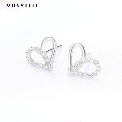 7.7x9.5mm 1.1g Sterling Silver Heart Earrings Platinum ont plaqué les baisses argentées d'oreille
