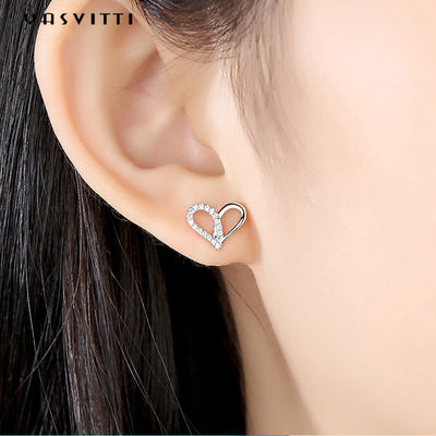 7.7x9.5mm 1.1g Sterling Silver Heart Earrings Platinum ont plaqué les baisses argentées d'oreille