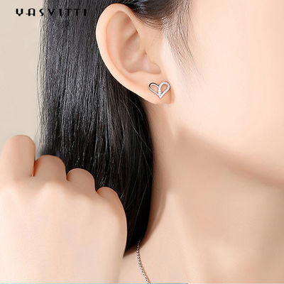 7.7x9.5mm 1.1g Sterling Silver Heart Earrings Platinum ont plaqué les baisses argentées d'oreille