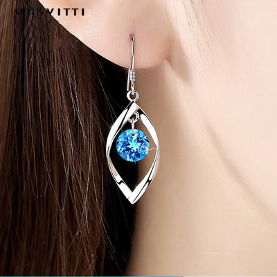 1,61 vraie boucle d'oreille argentée de forme de feuille de zircone des boucles d'oreille 5A de coeur de pouce 0.04oz