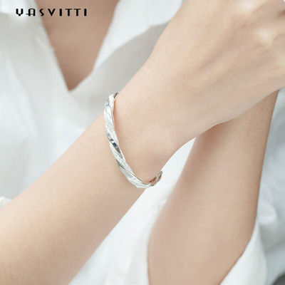 le rhodium de bracelet de manchette de torsion de 3g 13cm a plaqué les bracelets argentés de la CZ 925