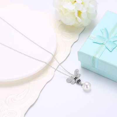 Perle 3.93g Sterling Silver Jewelry Necklaces du cristal 0.27in de papillon d'ODM de mode