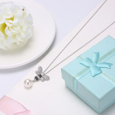 Perle 3.93g Sterling Silver Jewelry Necklaces du cristal 0.27in de papillon d'ODM de mode