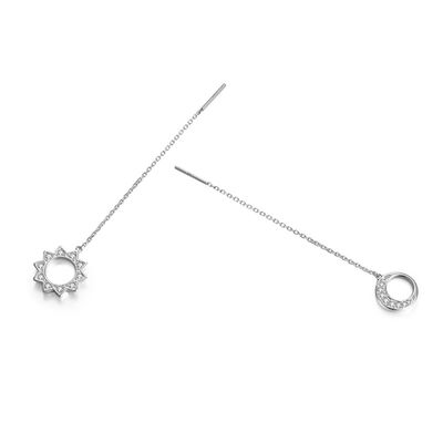Stering argentent 925 longs glands accrochent les boucles d'oreille asymétriques d'étoile et de lune