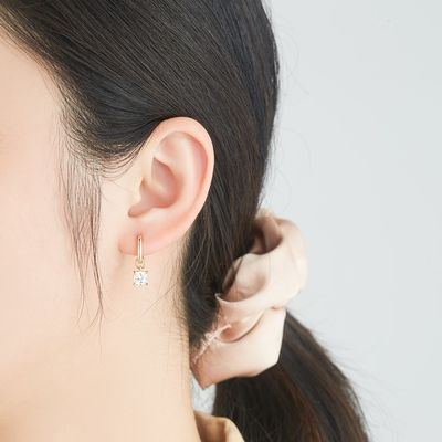le platine d'ensembles de 0.67in 2.2g Sterling Silver Jewelry a plaqué les boucles d'oreille argentées d'aiguille de la CZ