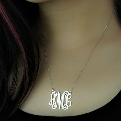 1.8ft 0.07oz a personnalisé l'or de collier de monogramme a plaqué trois GV de collier de lettre