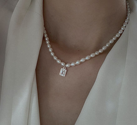 chaîne d'eau douce naturelle du collier 14.6g de perle de 42cm avec le pendant S925 argenté